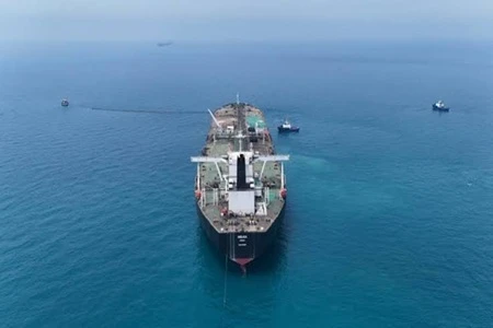 Iran oil tanker Strait of Hormuz Iran oil tanker Strait of Hormuz