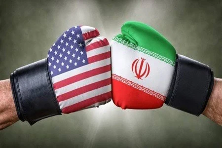 Militares iranianos: os Estados Unidos não devem entrar no Golfo Pérsico e nas águas circundantes